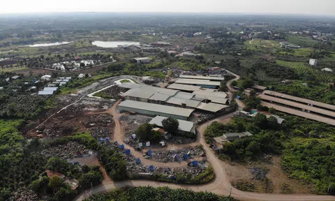 Đồng Nai: Cận cảnh khu vực khai thác đá phá nát đồng đồng quê